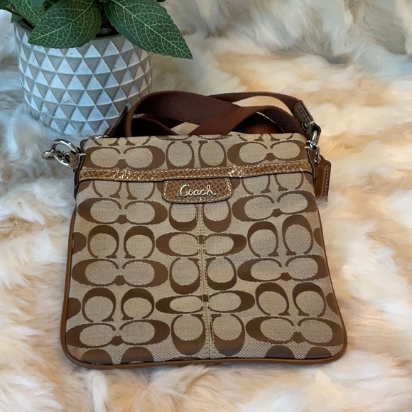 Vintage COACH Signature Crossbody Bag - Nearly New - Picture 1 of 6